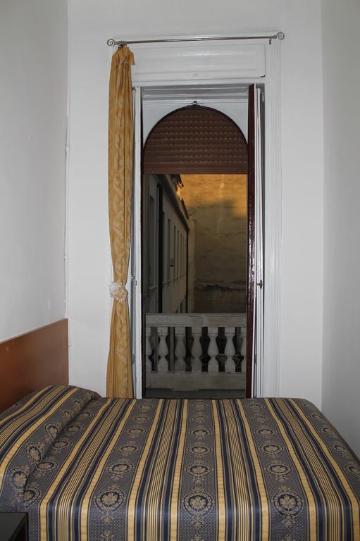 Hotel Luisa Milaan Buitenkant foto